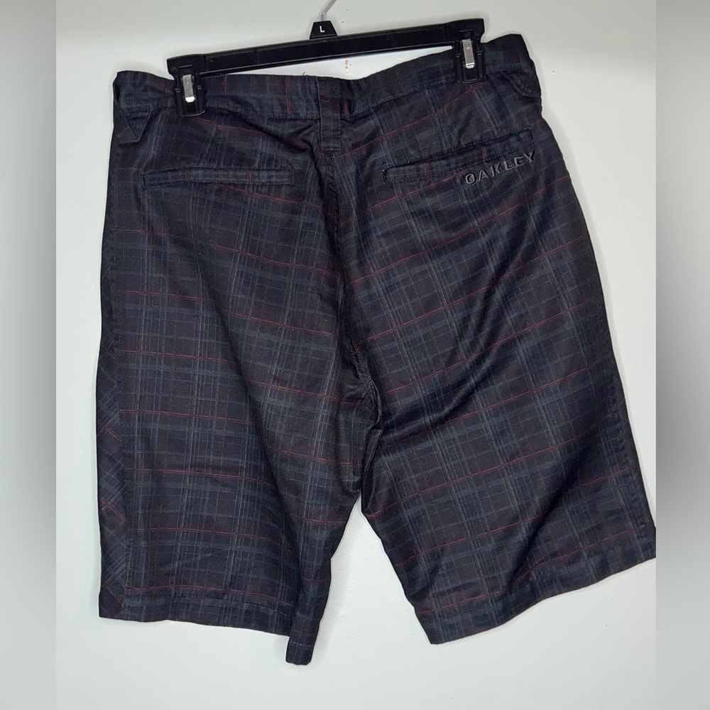 Oakley Striped Flat Front Board Golf Shorts - Womens Size 32W - Picture 6 of 6